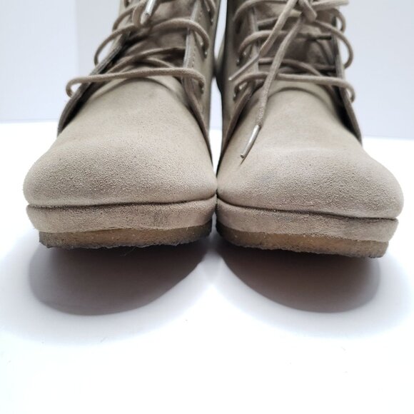 Clarks Originals Wedge Ankle Boots 9.5 Tan Suede Lace Up Chukka Desert Booties - Picture 3 of 10
